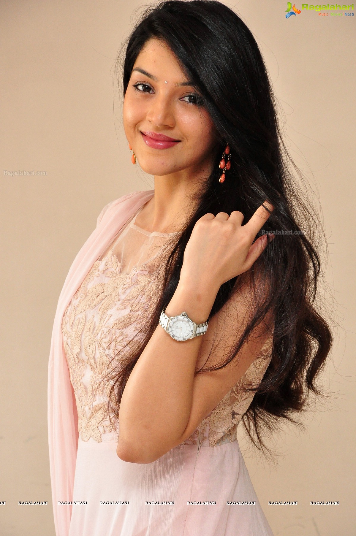 Mehrene Kaur Pirzada - HD Gallery