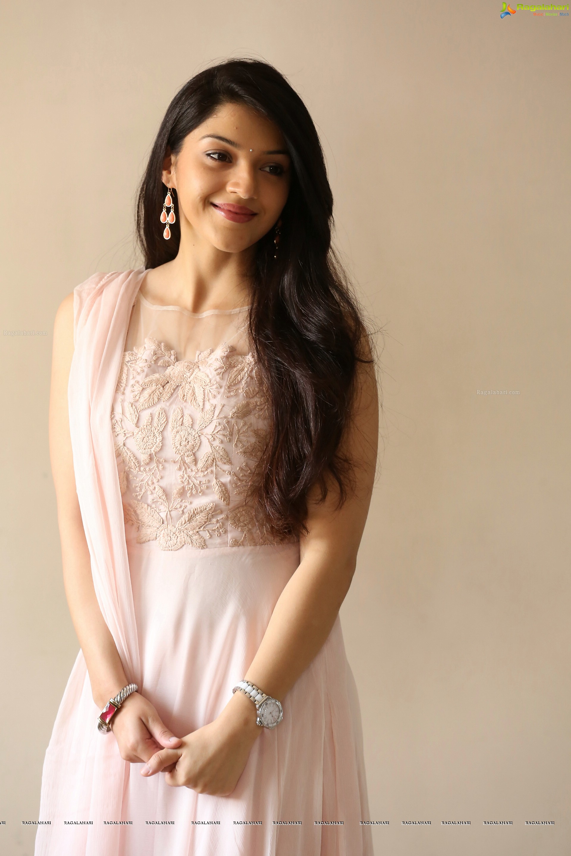 Mehrene Kaur Pirzada - HD Gallery