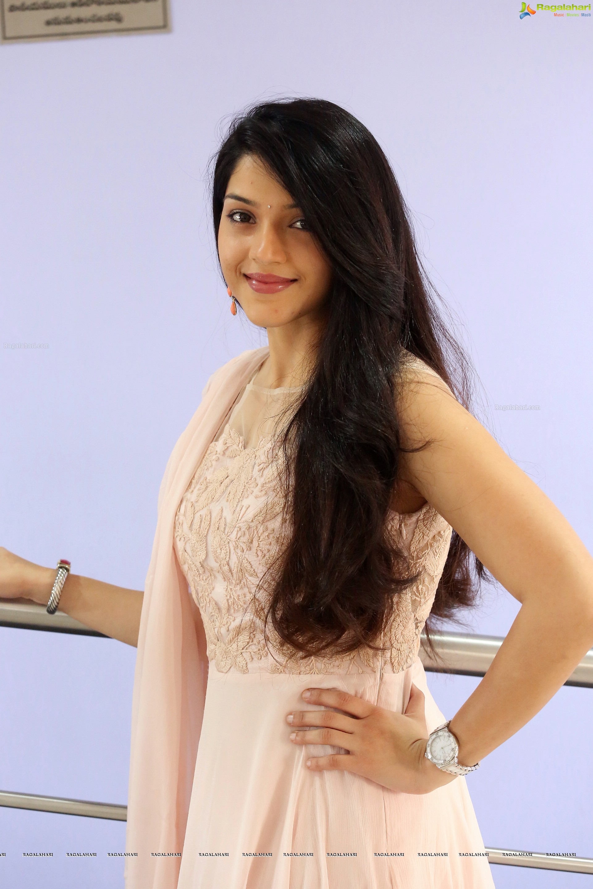 Mehrene Kaur Pirzada - HD Gallery