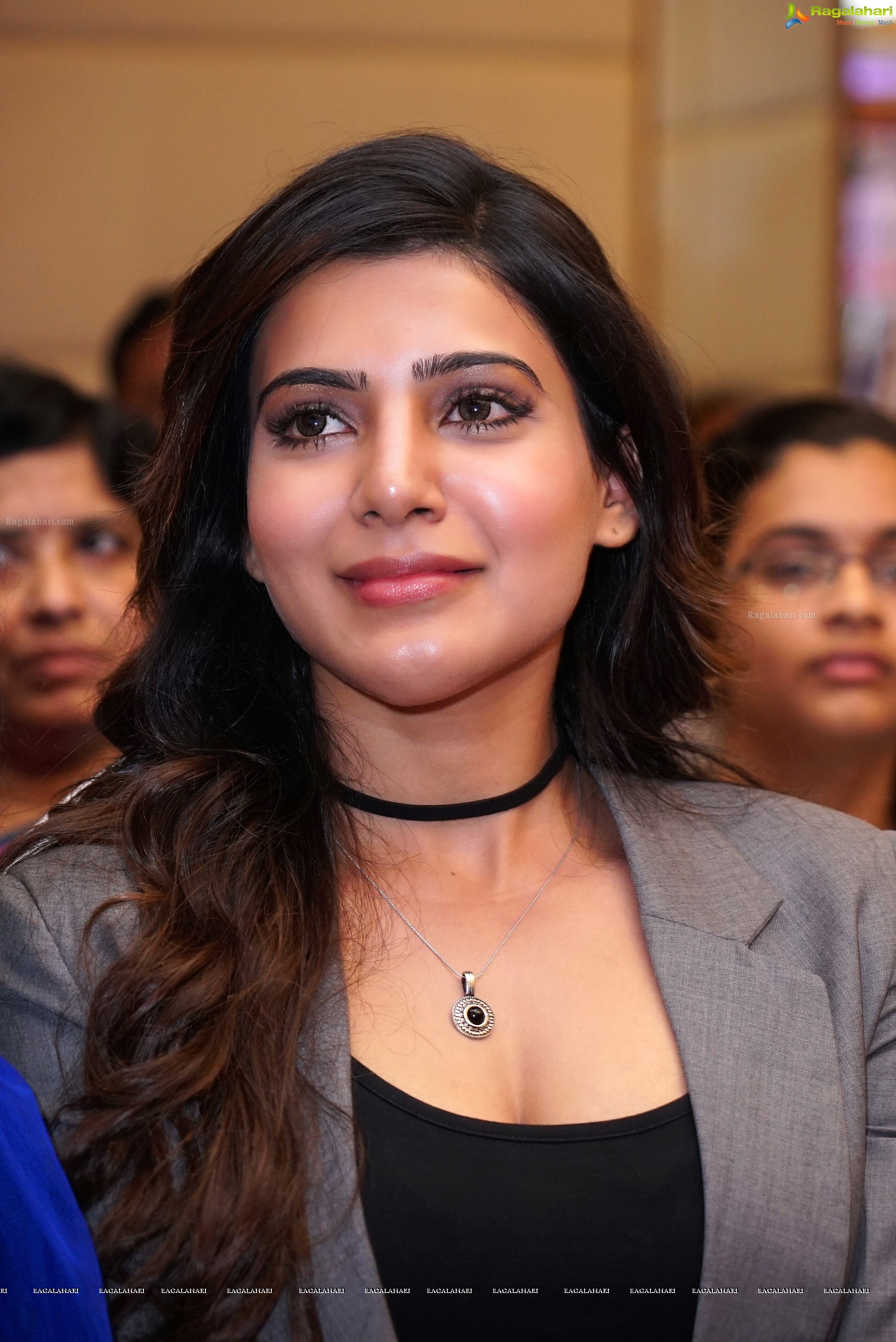 Samantha at Bangaaru Bhumi Developers Press Meet