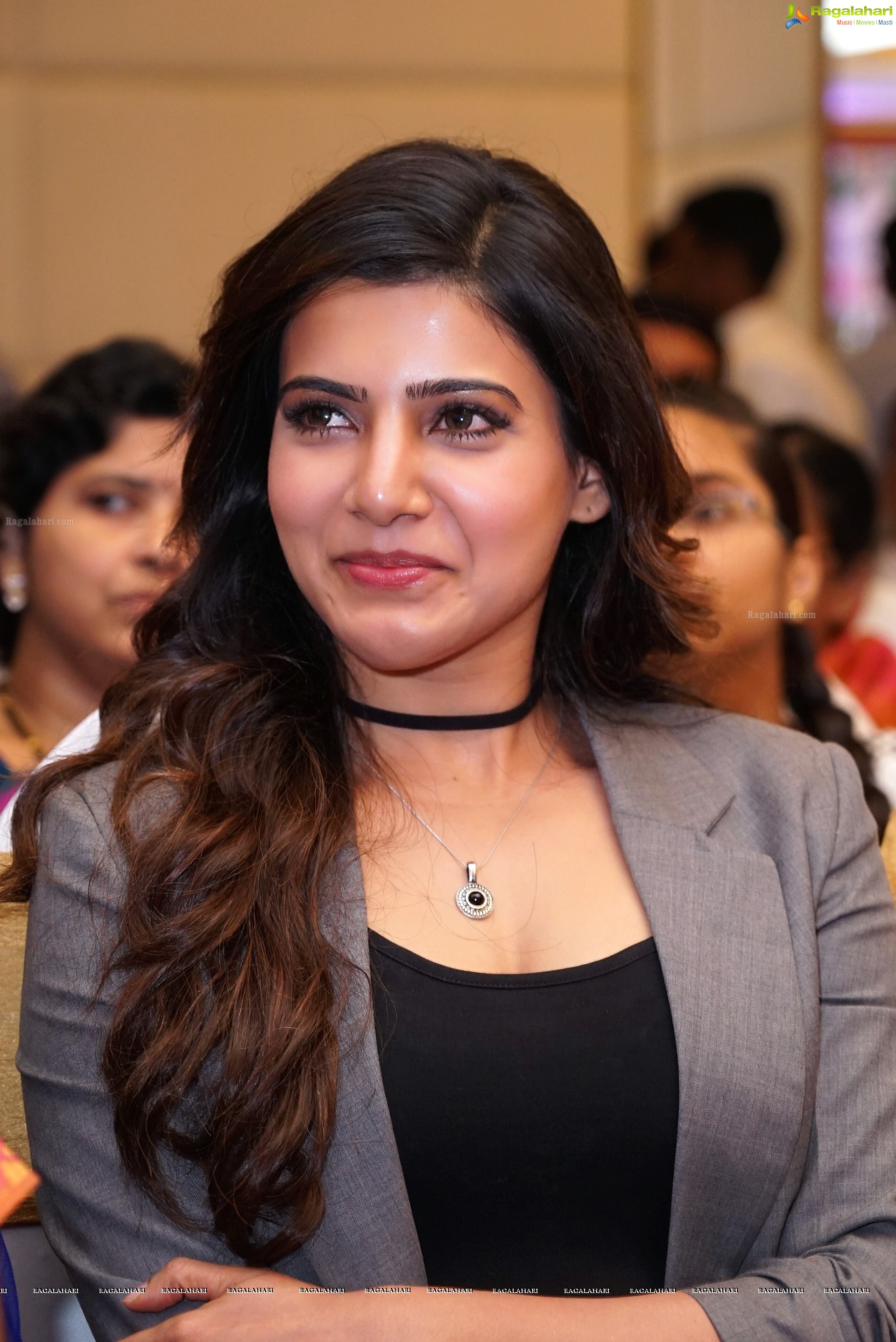 Samantha at Bangaaru Bhumi Developers Press Meet