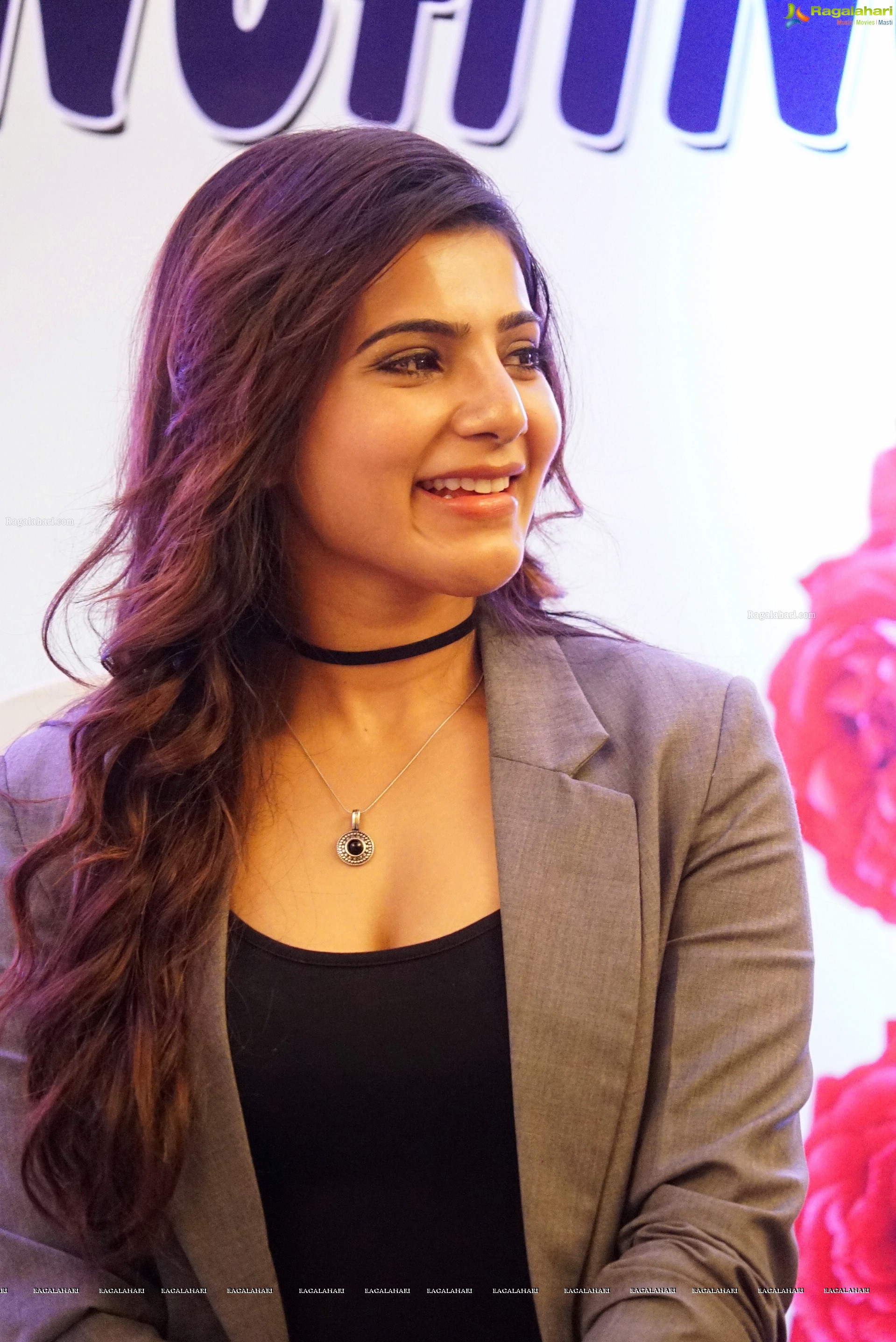 Samantha at Bangaaru Bhumi Developers Press Meet