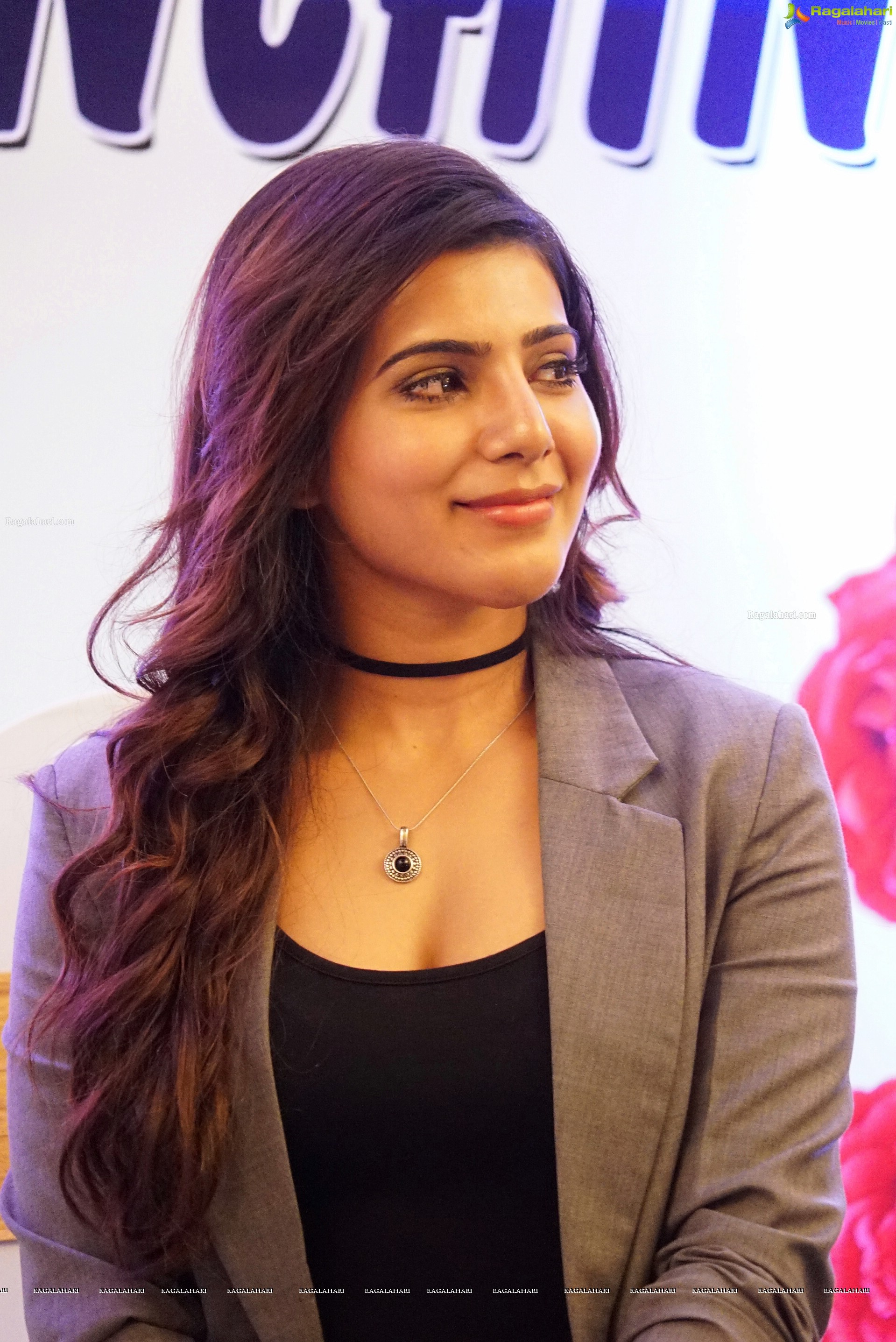 Samantha at Bangaaru Bhumi Developers Press Meet