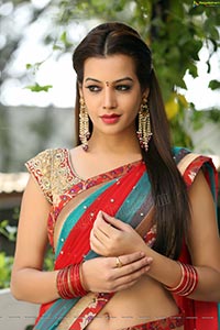 Diksha Panth in Half Saree