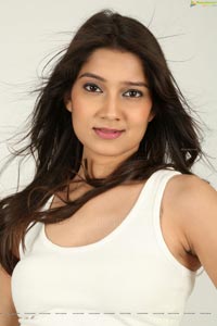 Pinky Lakhera Glam Stills