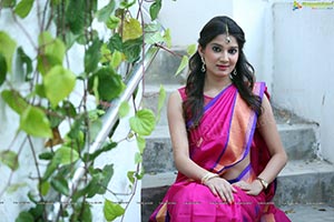 Pinky Lakhera in Saree