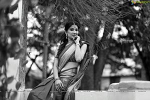 Pinky Lakhera in Saree