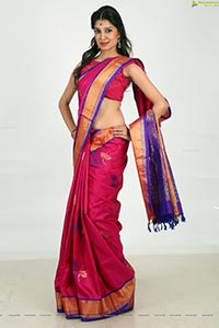 Pinky Lakhera in Saree