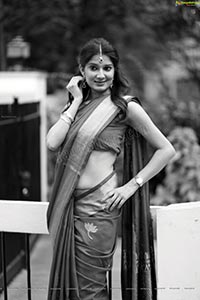 Pinky Lakhera in Saree