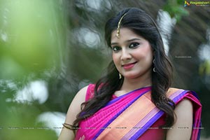 Pinky Lakhera in Saree