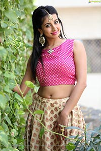 Sanjjanaa Galrani HD Photos