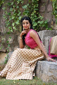 Sanjjanaa Galrani HD Photos