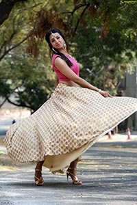 Sanjjanaa Galrani HD Photos