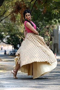 Sanjjanaa Galrani HD Photos