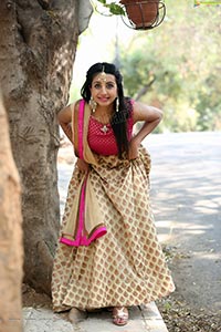 Sanjjanaa Galrani HD Photos