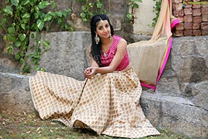 Sanjjanaa Galrani HD Photos