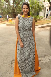 Lakshmi Manchu High Resolution