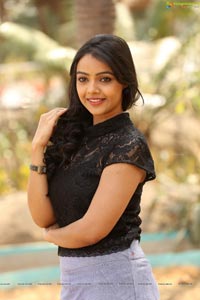 Nithya Shetty High Resolution Photos