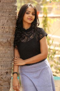 Nithya Shetty High Resolution Photos