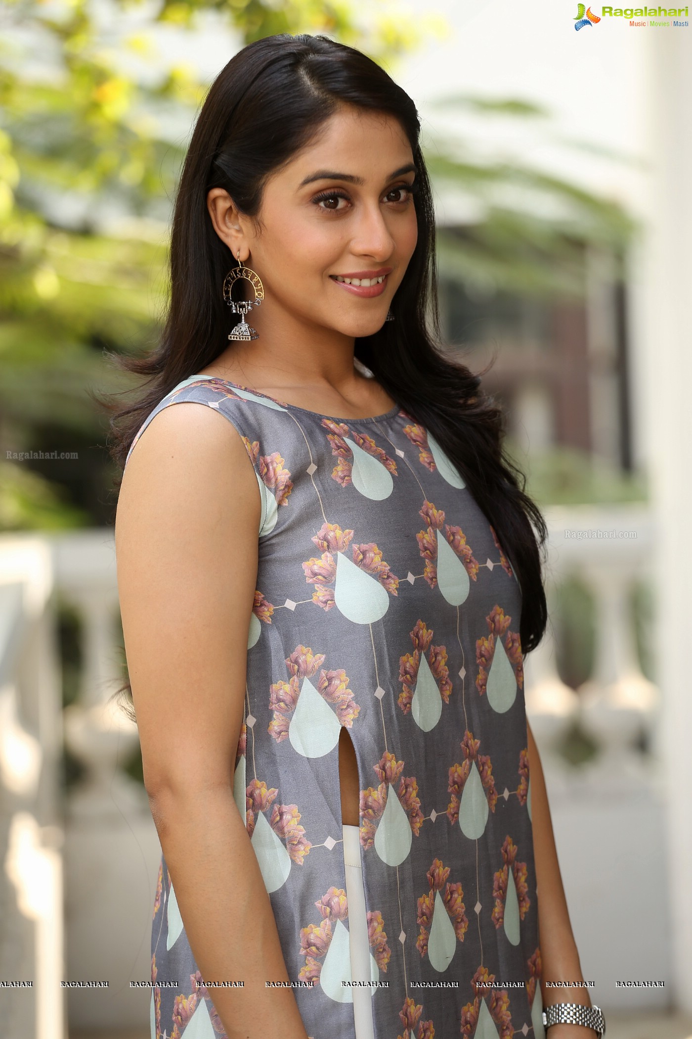 Regina Cassandra (Posters)