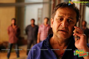 Mahesh Manjrekar in Guntur Talkies