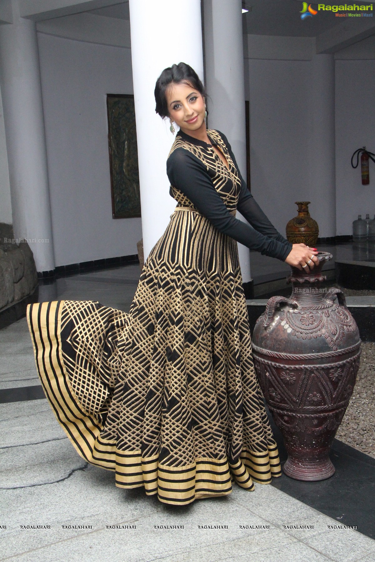 Sanjjanaa Galrani