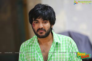 Sidhu Jonnalagadda in Guntur Talkies