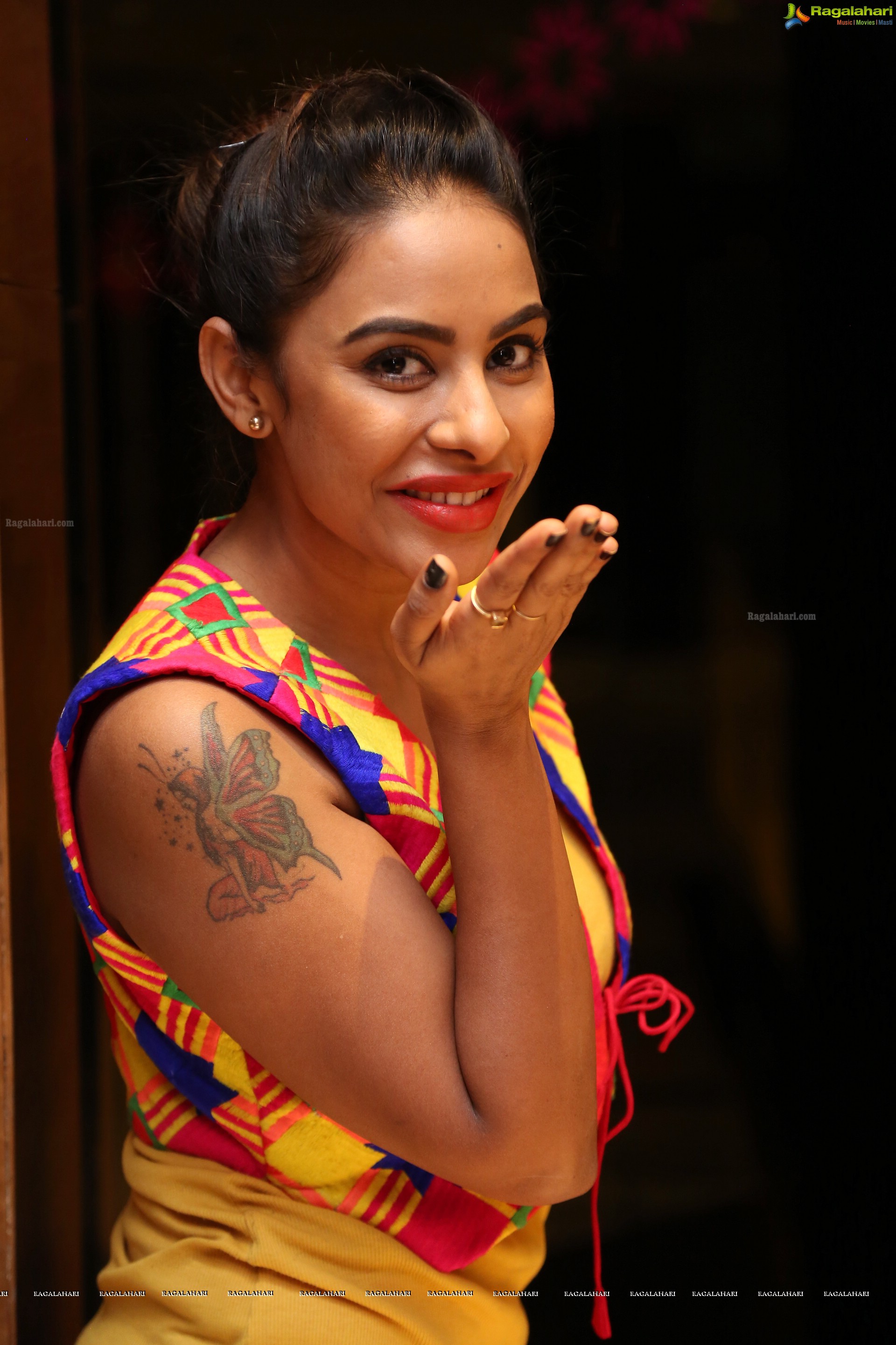 Sri Reddy Mallidi (High Definition)