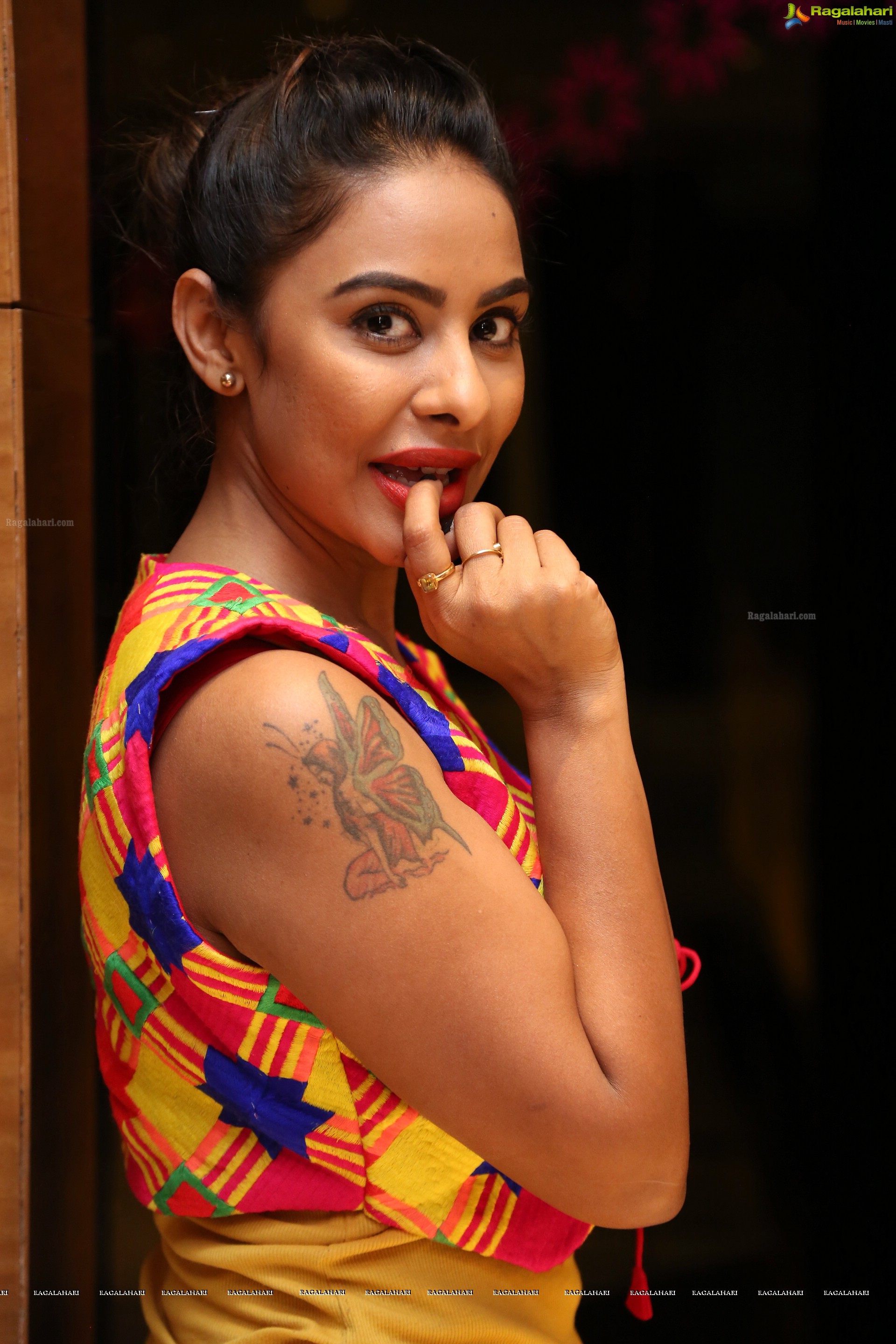 Sri Reddy Mallidi (High Definition)