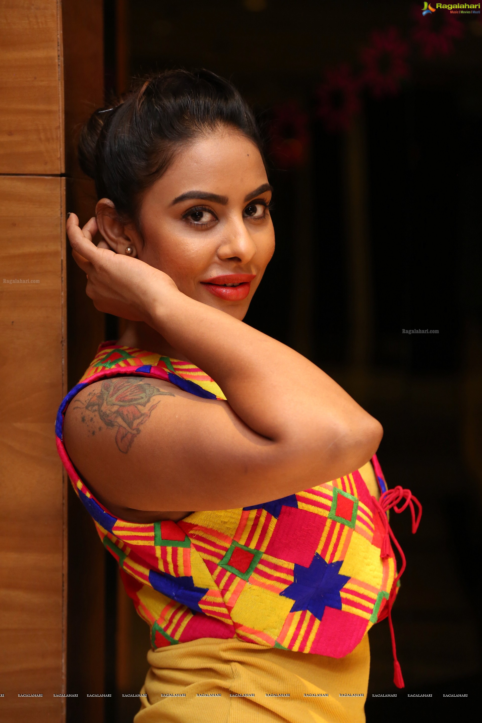 Sri Reddy Mallidi (High Definition)