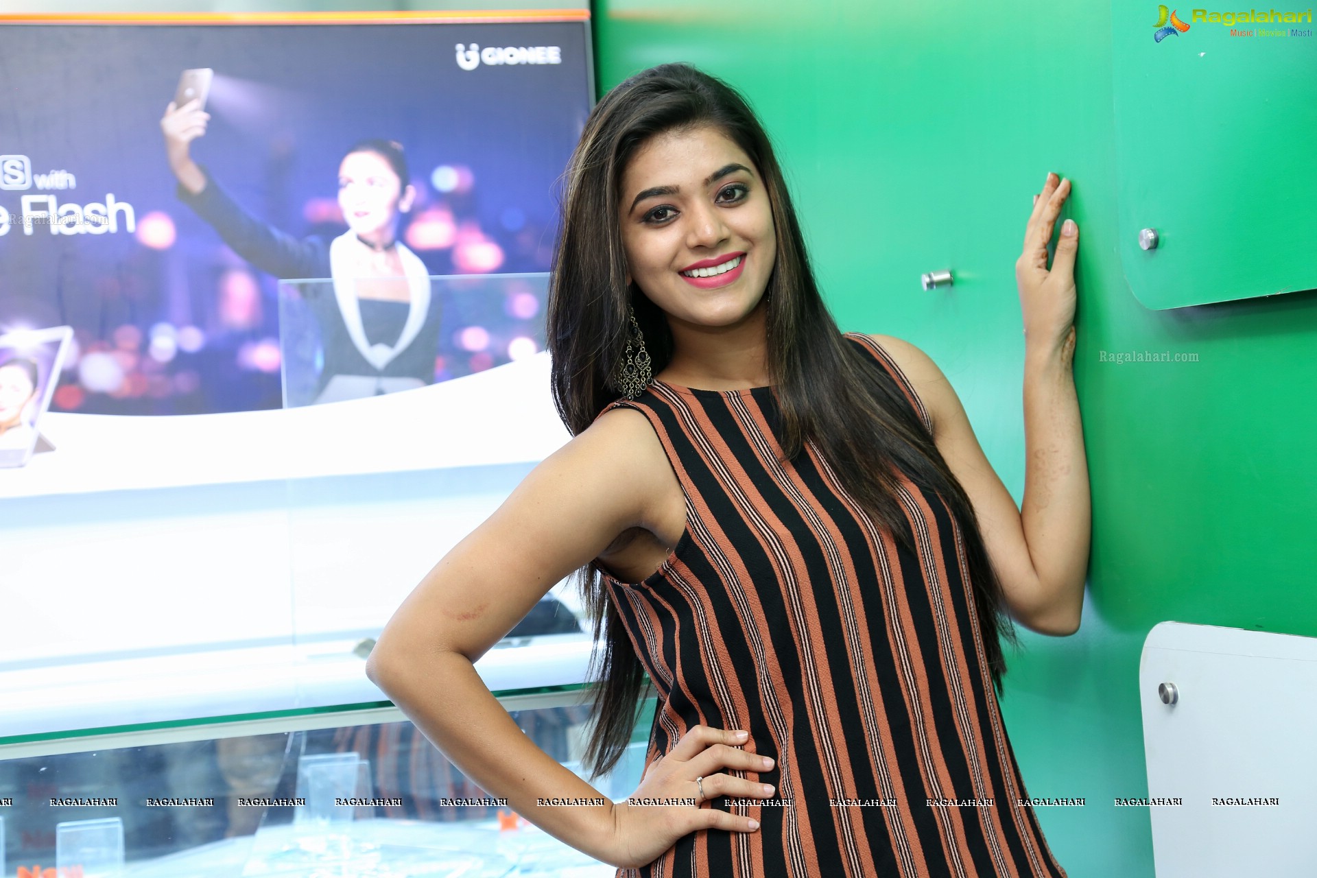 Yamini Bhaskar - HD Gallery