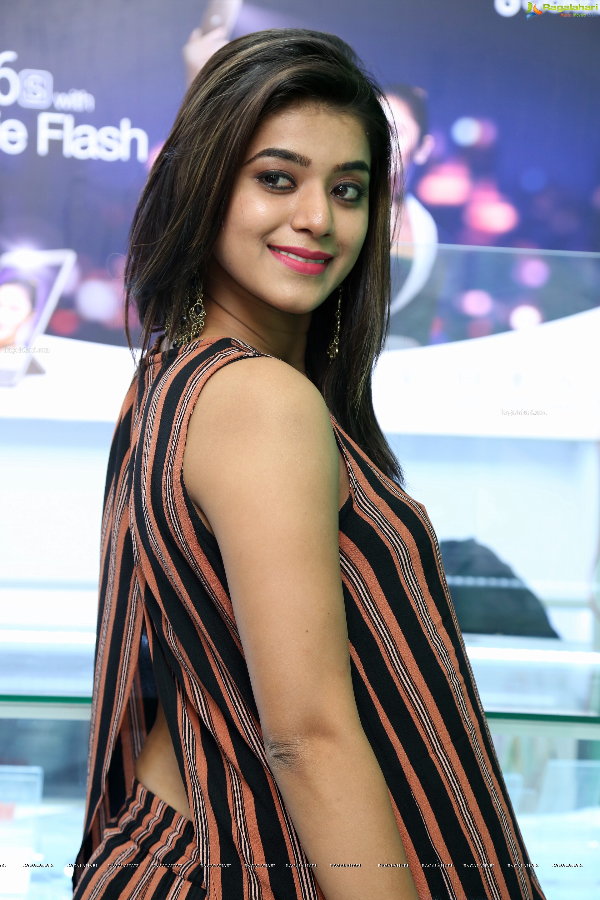 Yamini Bhaskar - HD Gallery