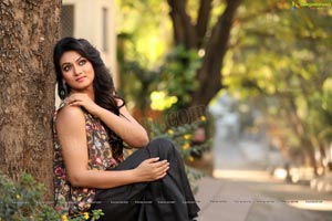 Ashmitha Karnani Photos