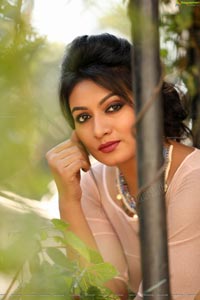 Ashmitha Karnani Photos