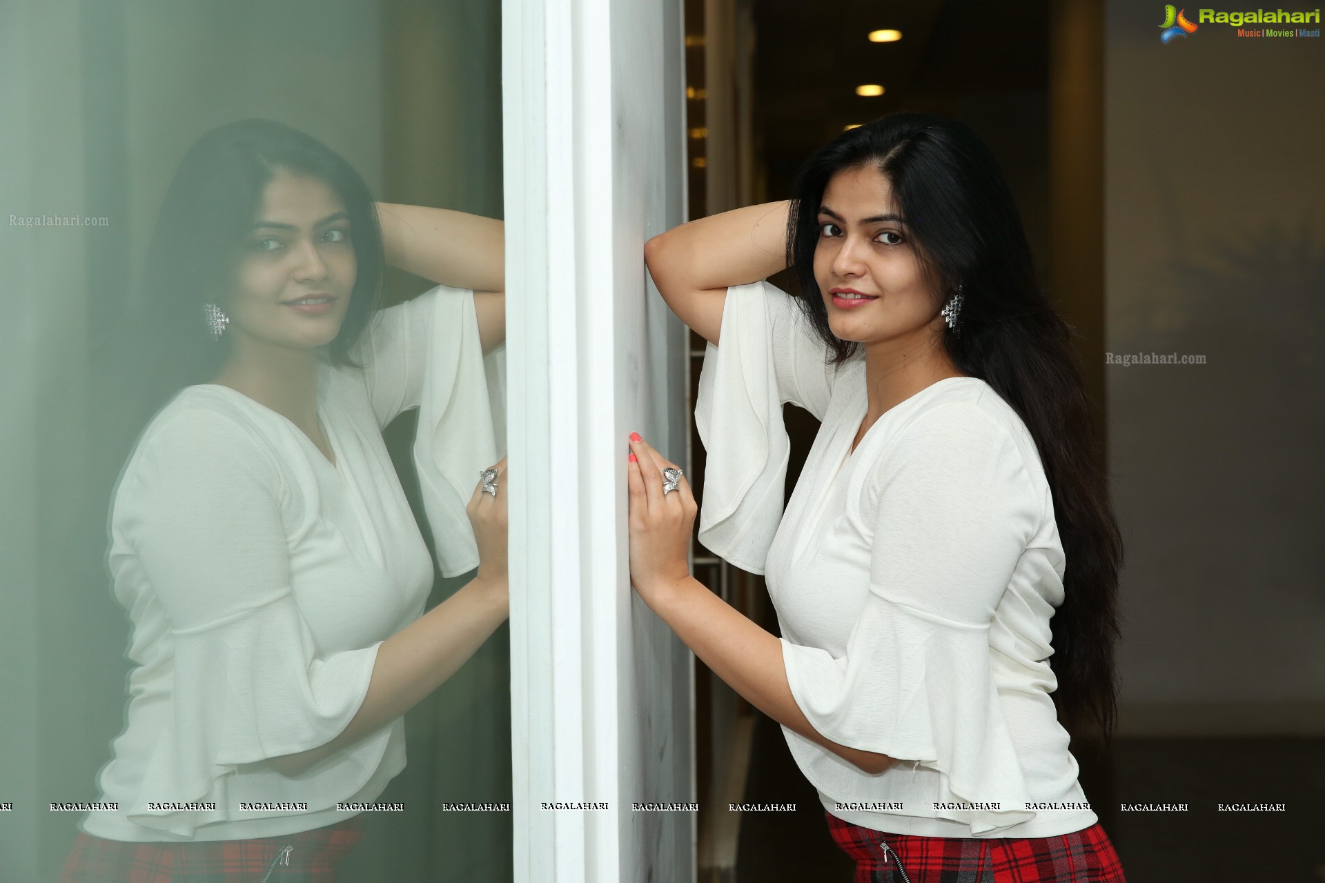 Kalpika Ganesh at Wine Tasting Event by Round Table India 303 (High Definition)