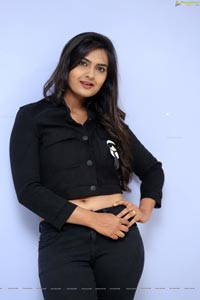 Neha Deshpande 