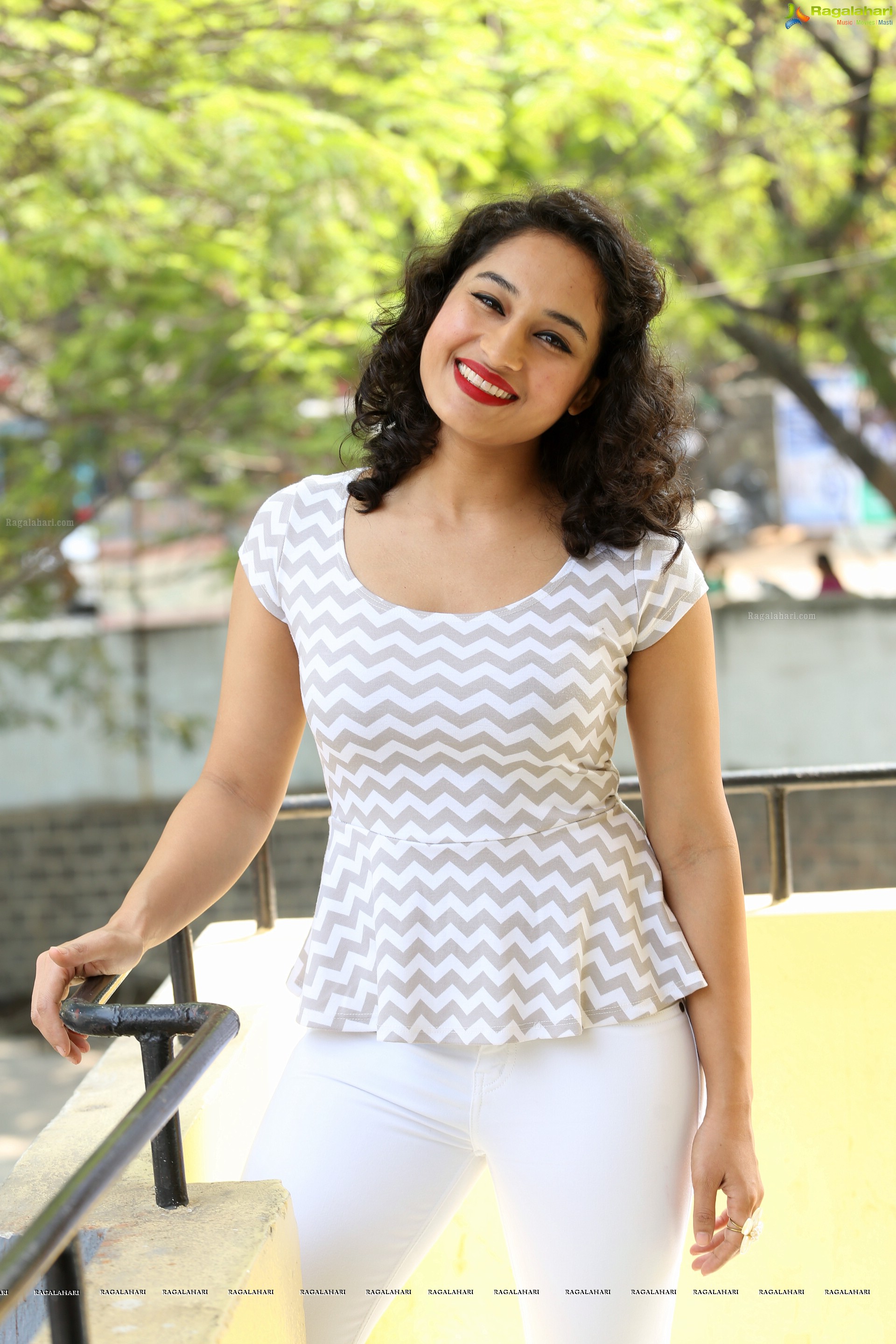 Pooja Ramachandran at Inthalo Enneni Vinthalo Audio Release (High Definition)