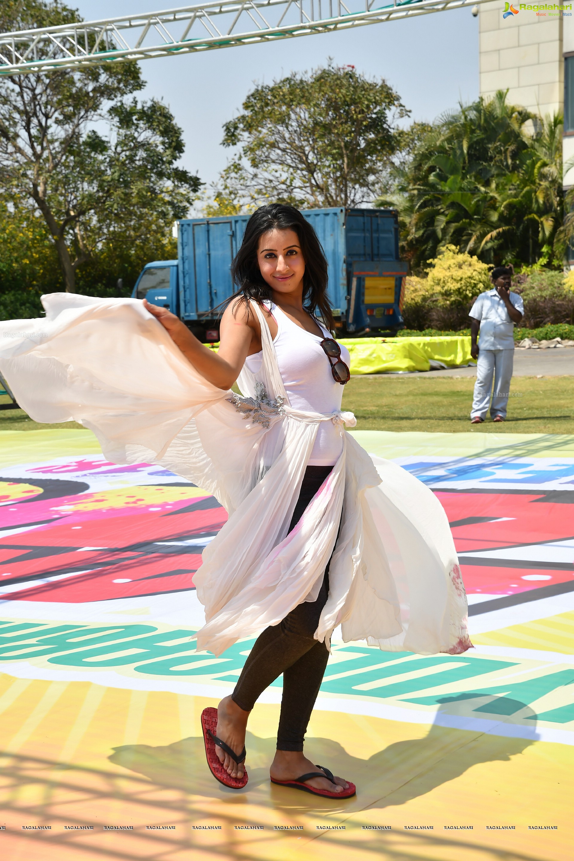 Sanjjanaa at Bang Bang Holi Fest 2018 (High Definition)