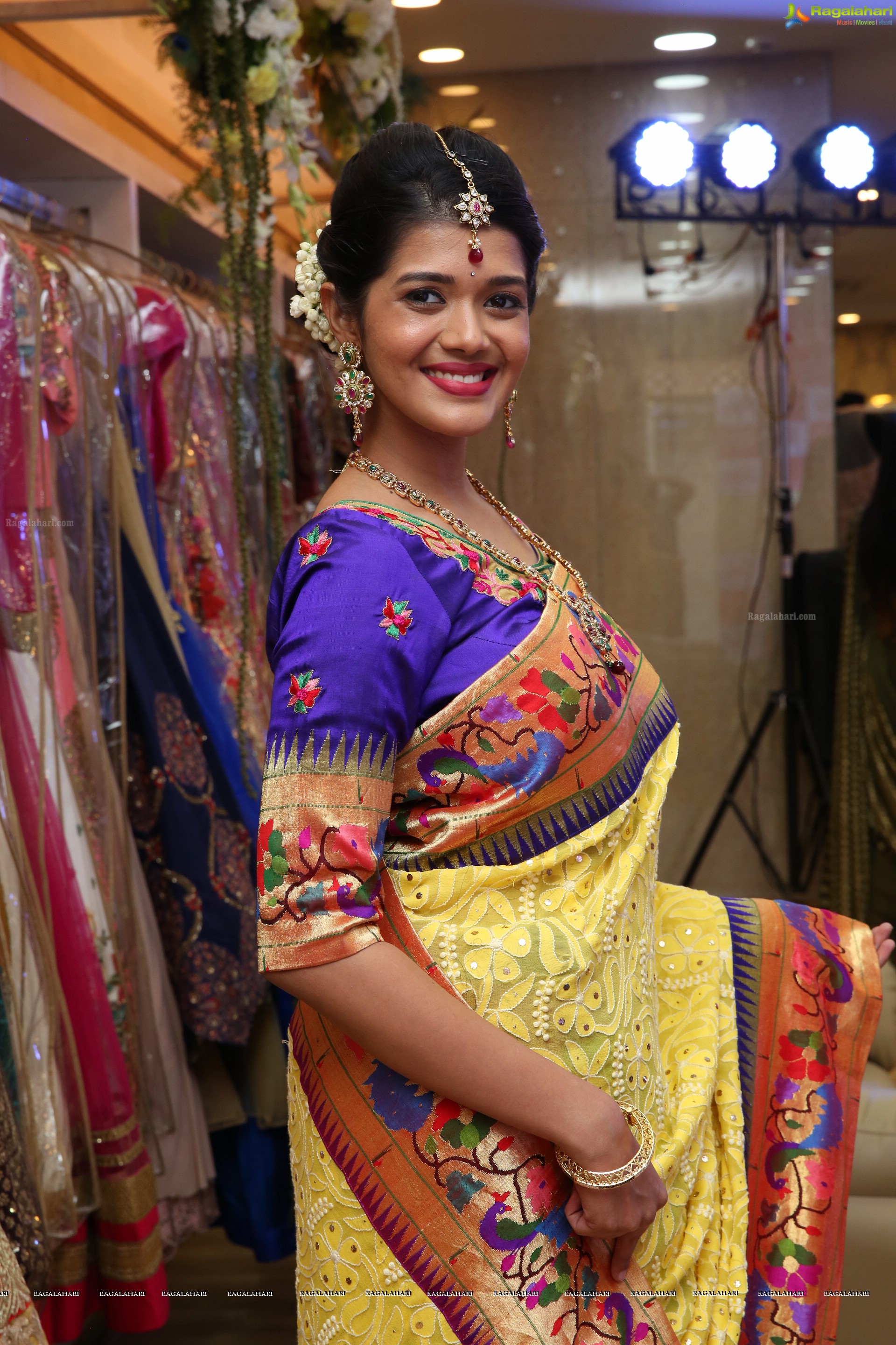 Tejaswini Manogna At Trisha Boutique High Definition Image 36