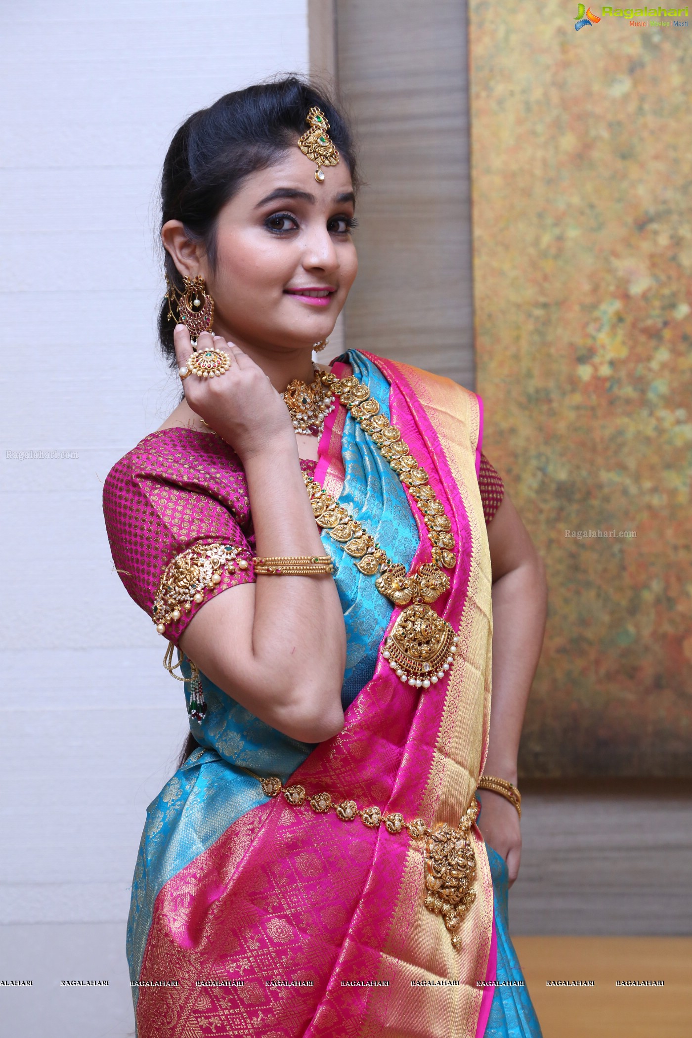 Basanthi at Manepally Jewellers Uncut Diamond Collection Showcase (Posters)