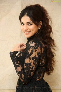 Sapna Pabbi Breathe Tholi Prema