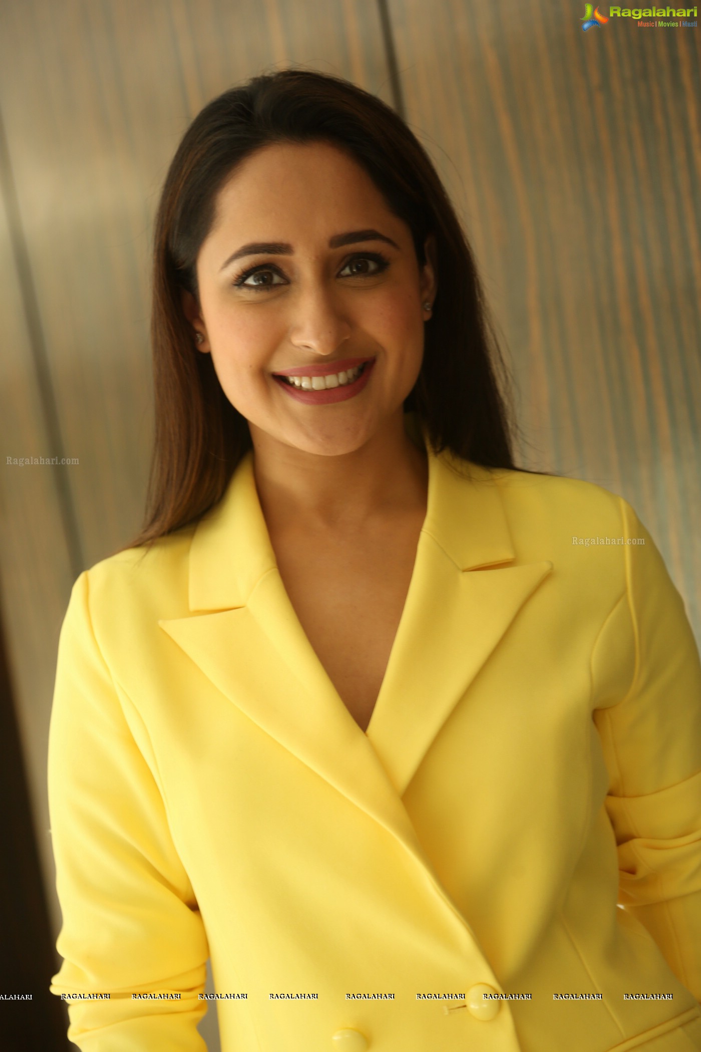 Pragya Jaiswal at edom Jarcar Offer Winners Announcement (Posters)