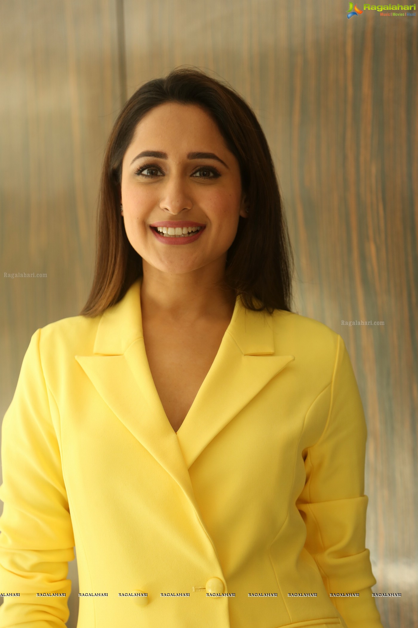 Pragya Jaiswal at edom Jarcar Offer Winners Announcement (Posters)