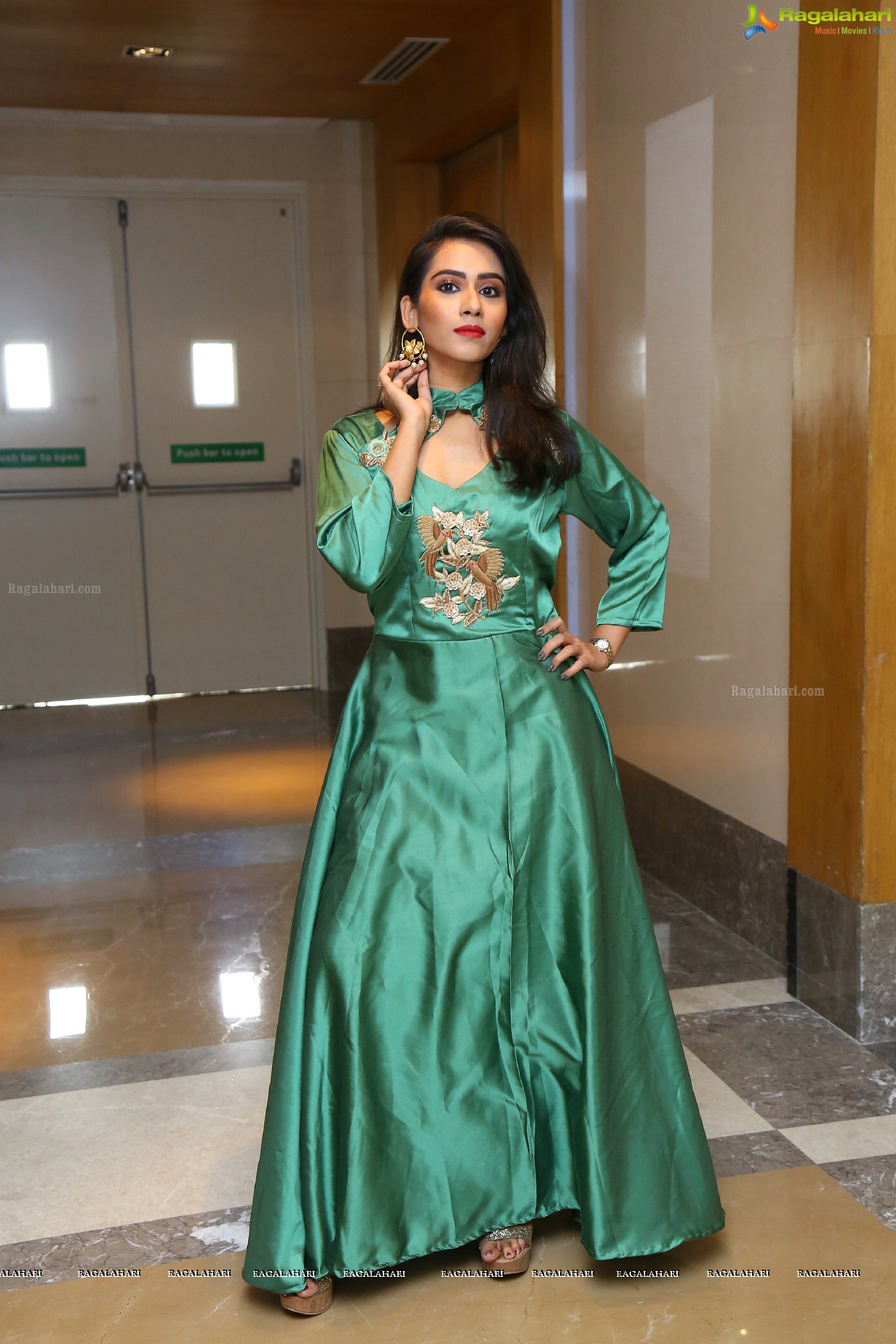 Preethi Singh at Sutraa Designer Fashion Exhibition 2018 (Posters)