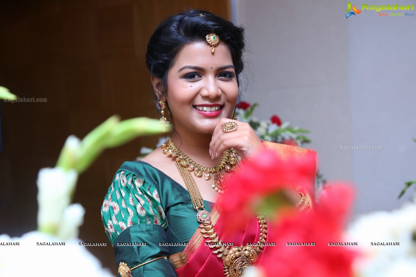 Srushti at Manepally Jewellers Uncut Diamond Collection Showcase (Posters)