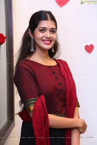 Tejaswini Manogna Photos