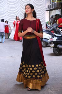 Tejaswini Manogna Photos