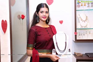 Tejaswini Manogna Photos