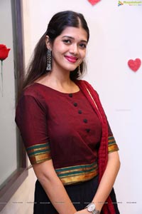 Tejaswini Manogna Photos