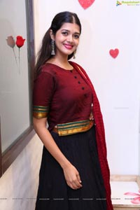 Tejaswini Manogna Photos